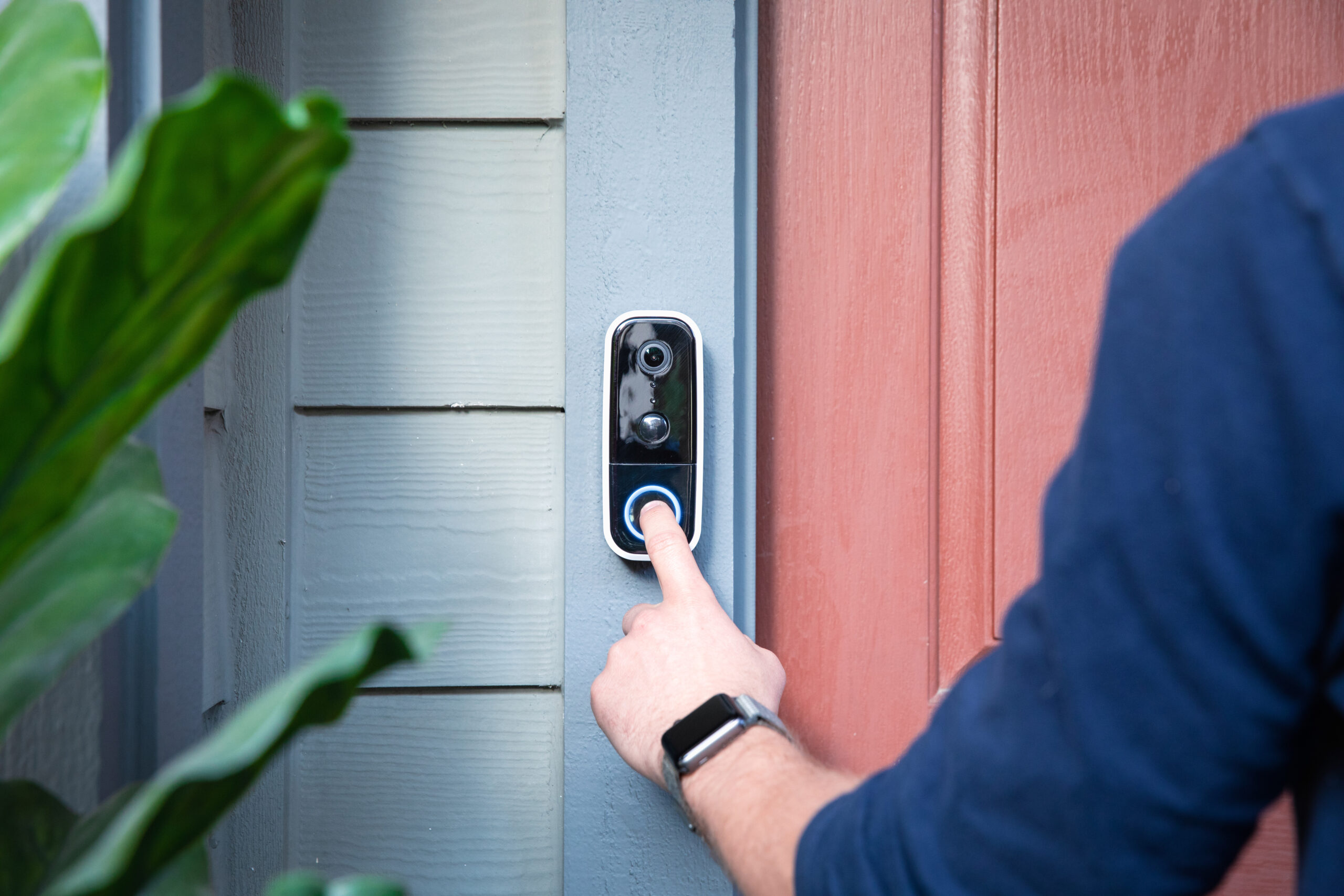 video_doorbell_front_door_button_push_zoomed